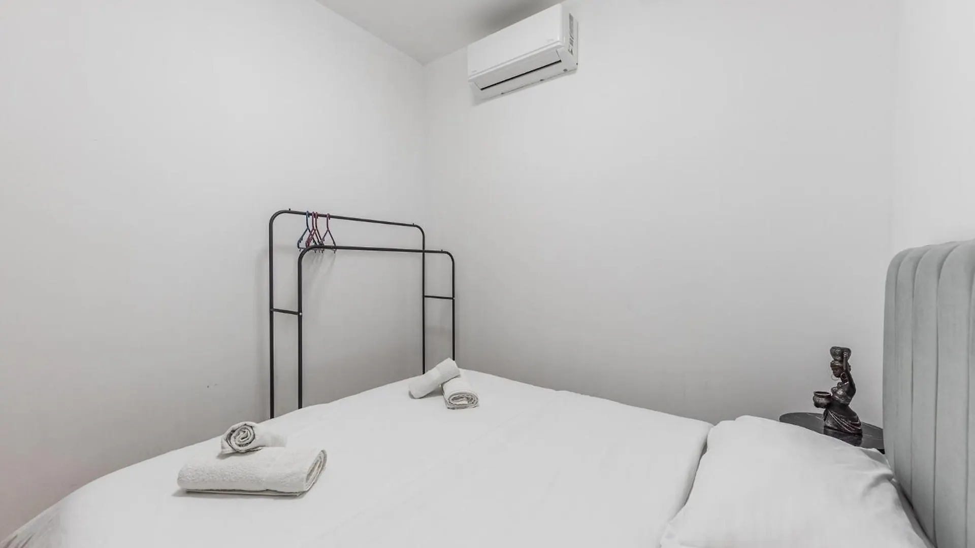 Cozy Center Apartment 500Mbs Durrës Albania