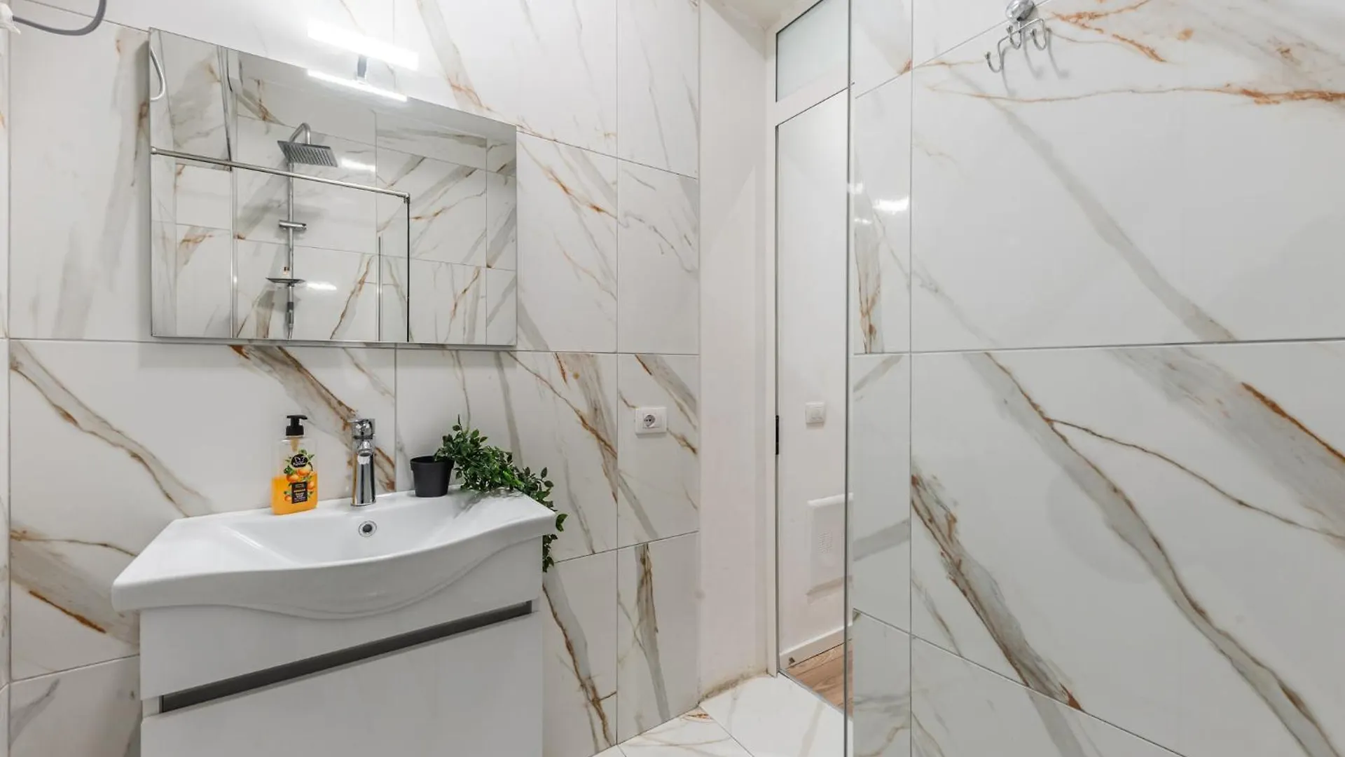Cozy Center Apartment 500Mbs Durrës
